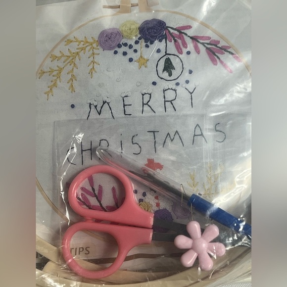 Embroidery Starter Kit 4 Pack Crosstitch Include Patterns,Instruction, Hoops - Picture 2 of 3